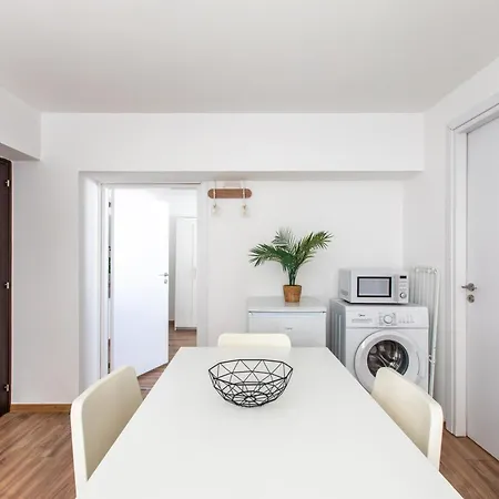 Cozy 2-bedroom Near Finikoudes