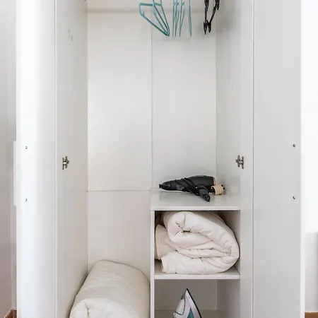Cozy 2-bedroom Near Finikoudes *