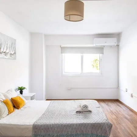 Cozy 2-bedroom Near Finikoudes Appartamento