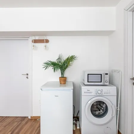 Cozy 2-bedroom Near Finikoudes Appartamento *