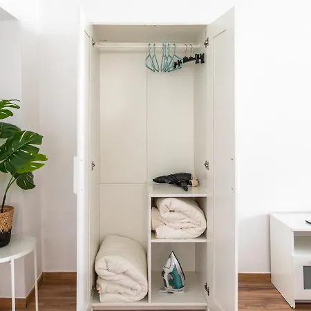 Cozy 2-bedroom Near Finikoudes