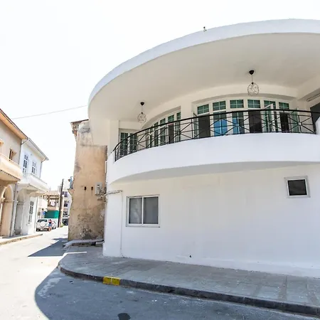Cozy 2-bedroom Near Finikoudes * Larnaca